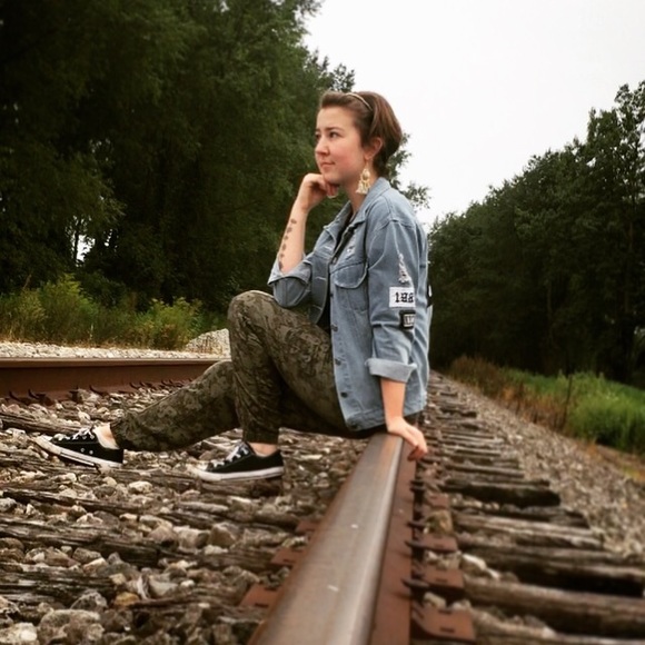 Meet your Posher, Geordan - Picture 4 of 8